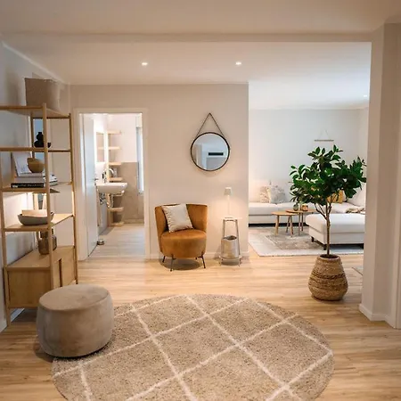 An De Beck Apartment *
